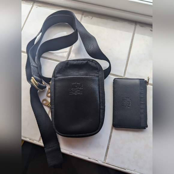 Hershel crossbody bag and cardholder wallet. - Picture 1 of 2